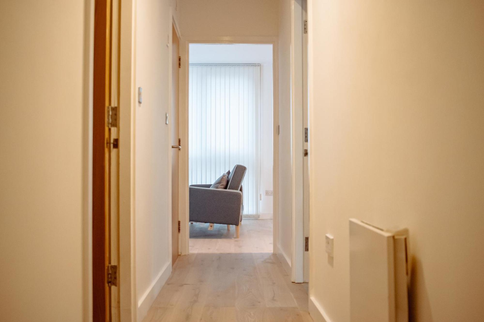 Central & Spacious, Sleeps 8, Perfect For Groups Лийдс Екстериор снимка